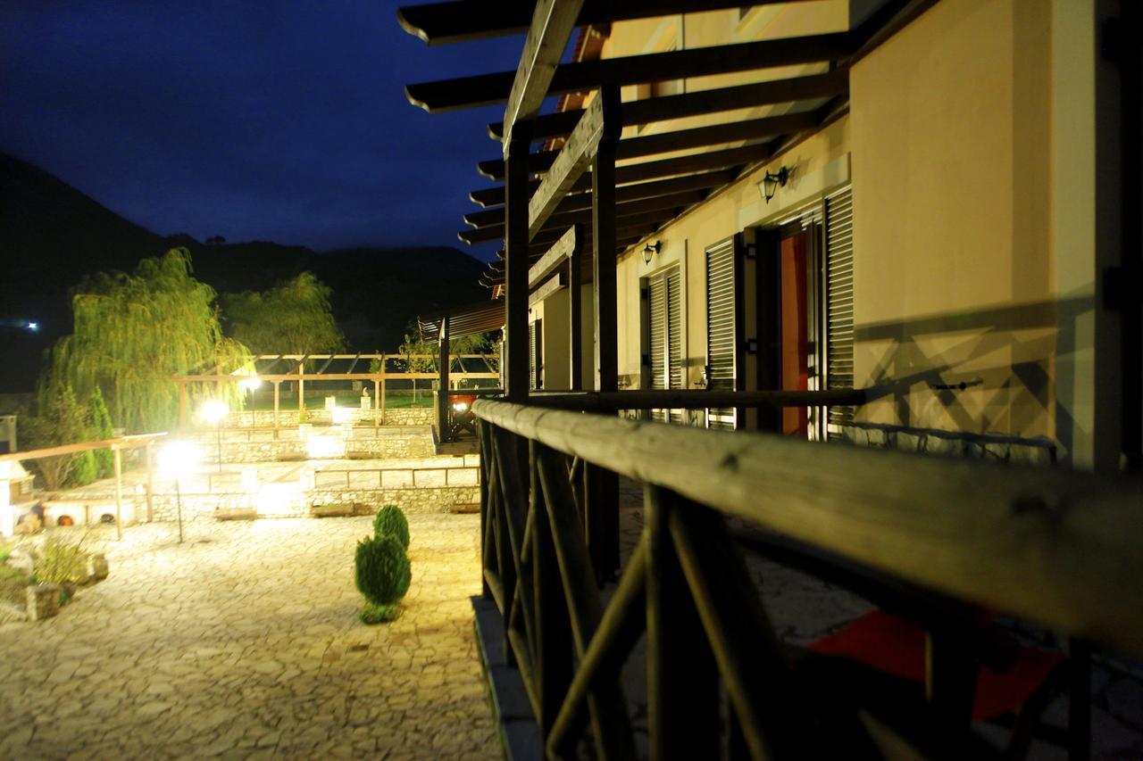 Guesthouse Mouses Kalavryta Exterior foto